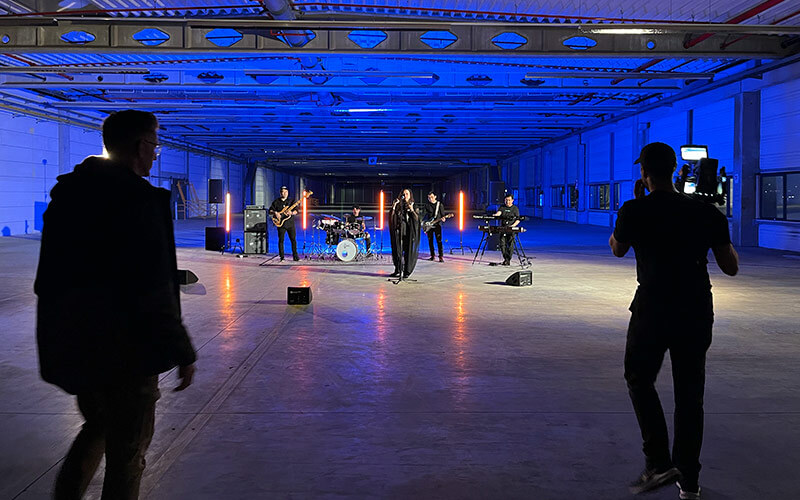 Okya-Saniyam-Ismail-Wetinim-Sen-Vjake-videoclip